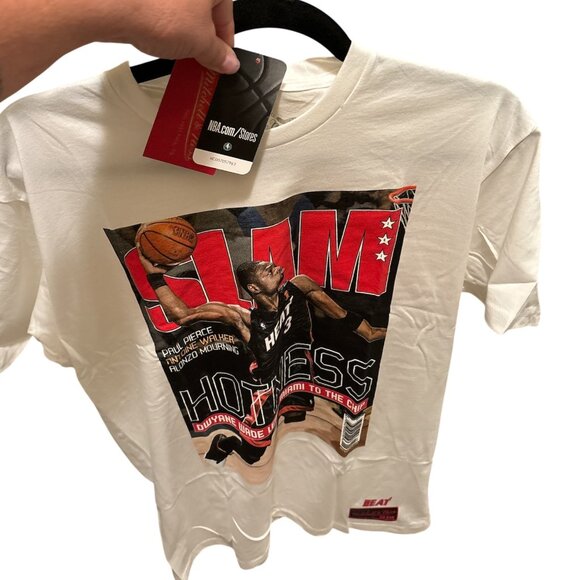 NBA HOTTNESS HEAT DWAYNE WADE TSHIRT - MEDIUM - NWT - Picture 2 of 5